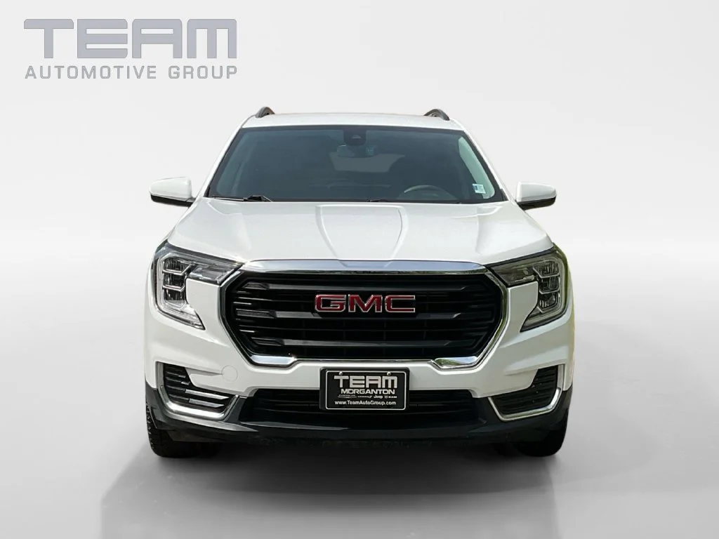 Used 2023 SUMMIT WHITE GMC SLE image 2