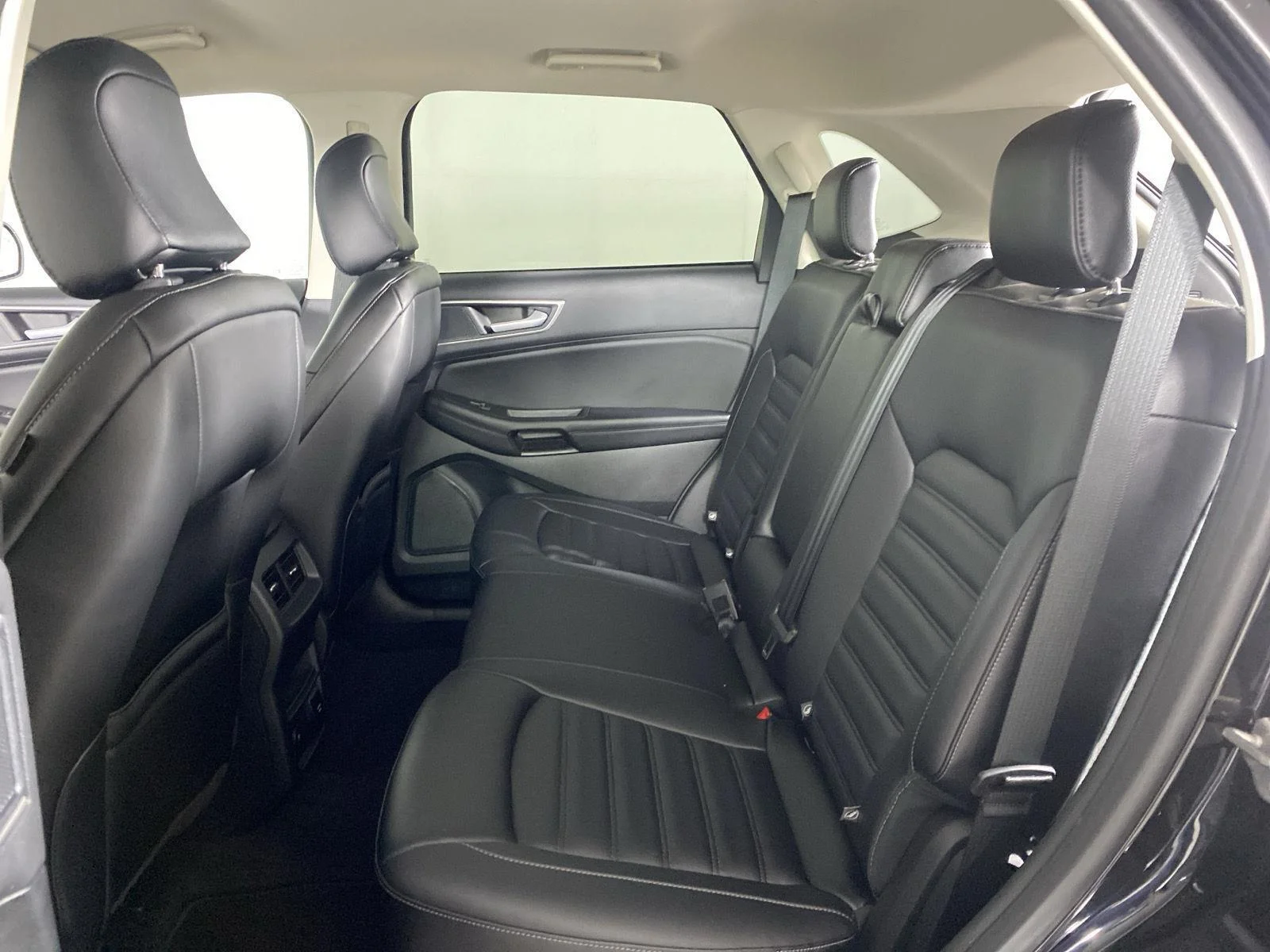 Used 2024 Agate Black Ford SEL image 26