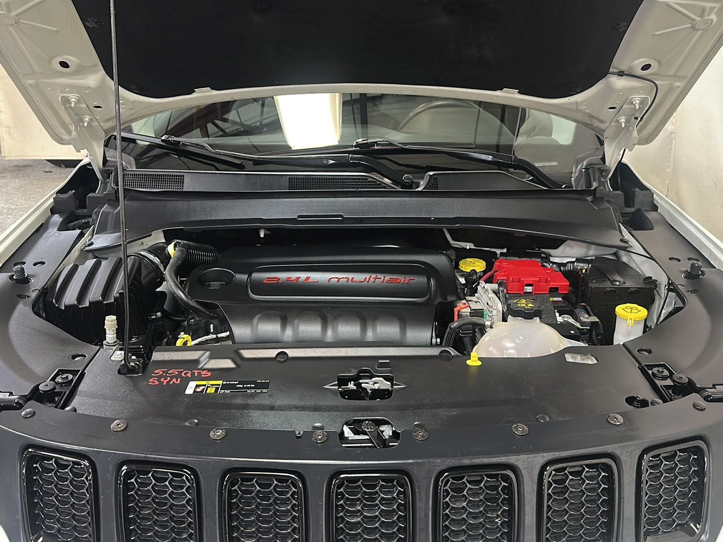 Used 2019 White Clearcoat Jeep Altitude image 18