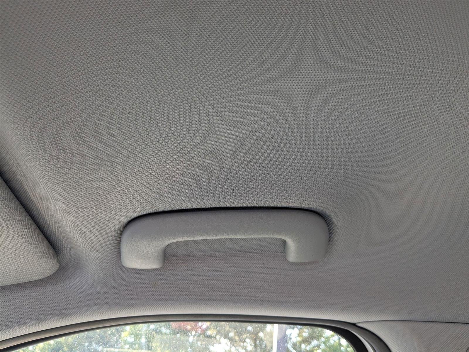 Used 2021 Hyper White Hyundai SE image 23