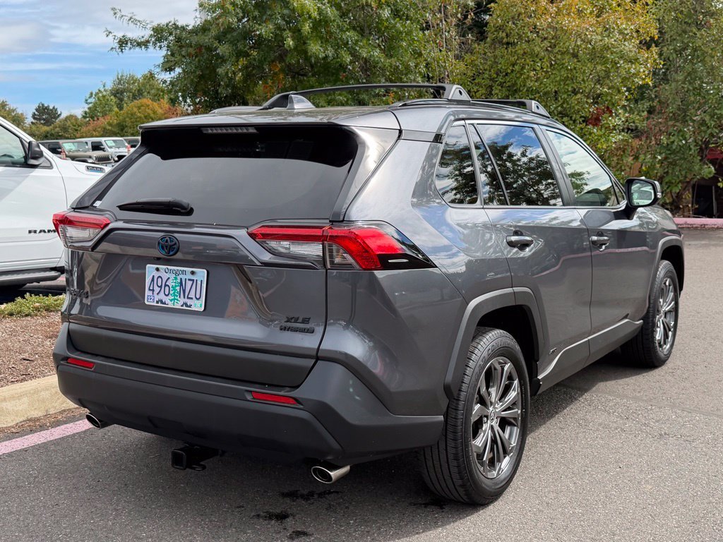 Used 2023 Magnetic Gray Metallic/Midnight Black Metallic Toyota XLE Premium image 6