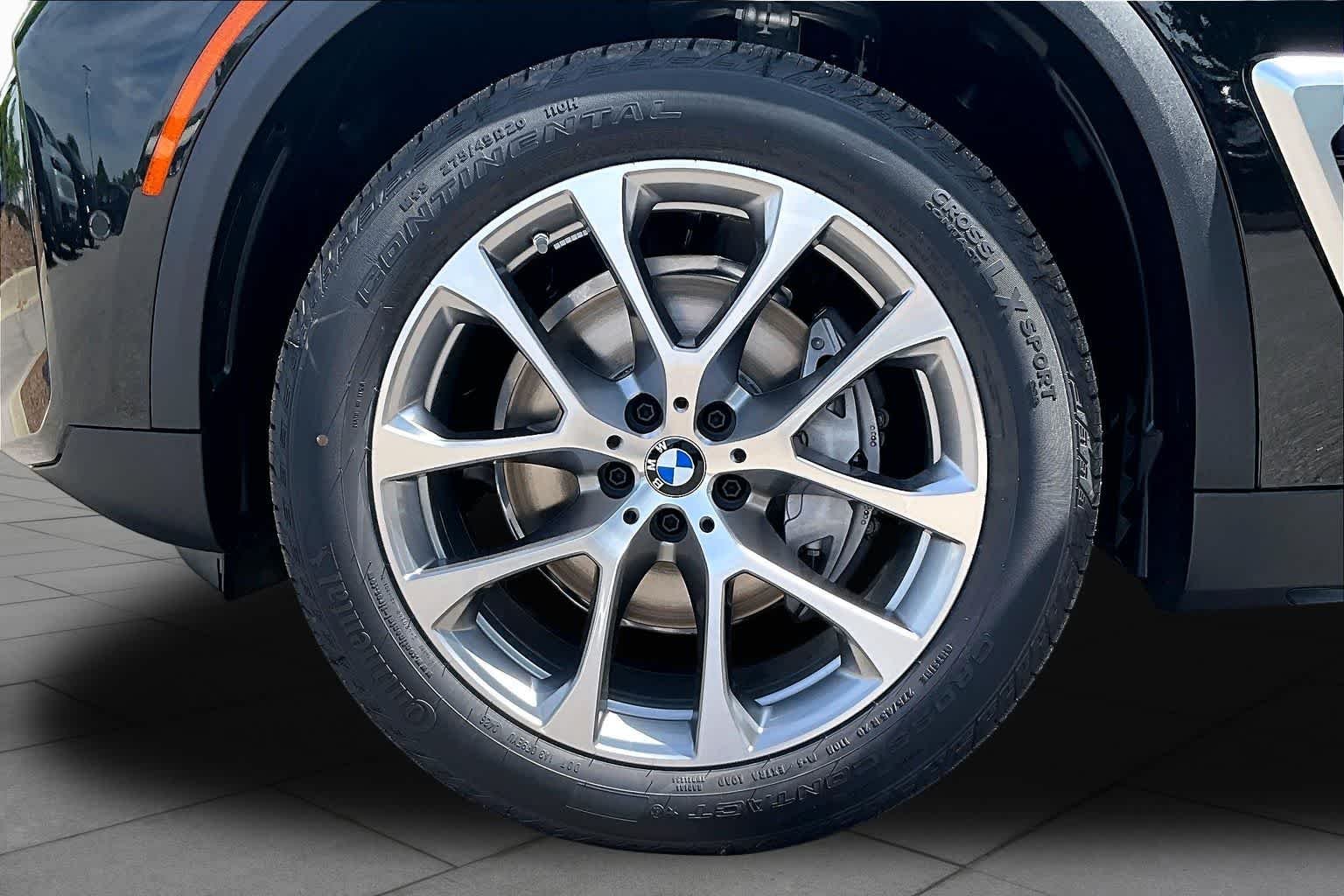 New 2026 Black Sapphire Metallic BMW sDrive40i image 11