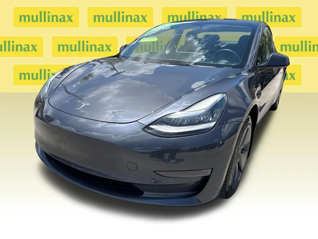 Used 2022  Tesla Long Range image 9