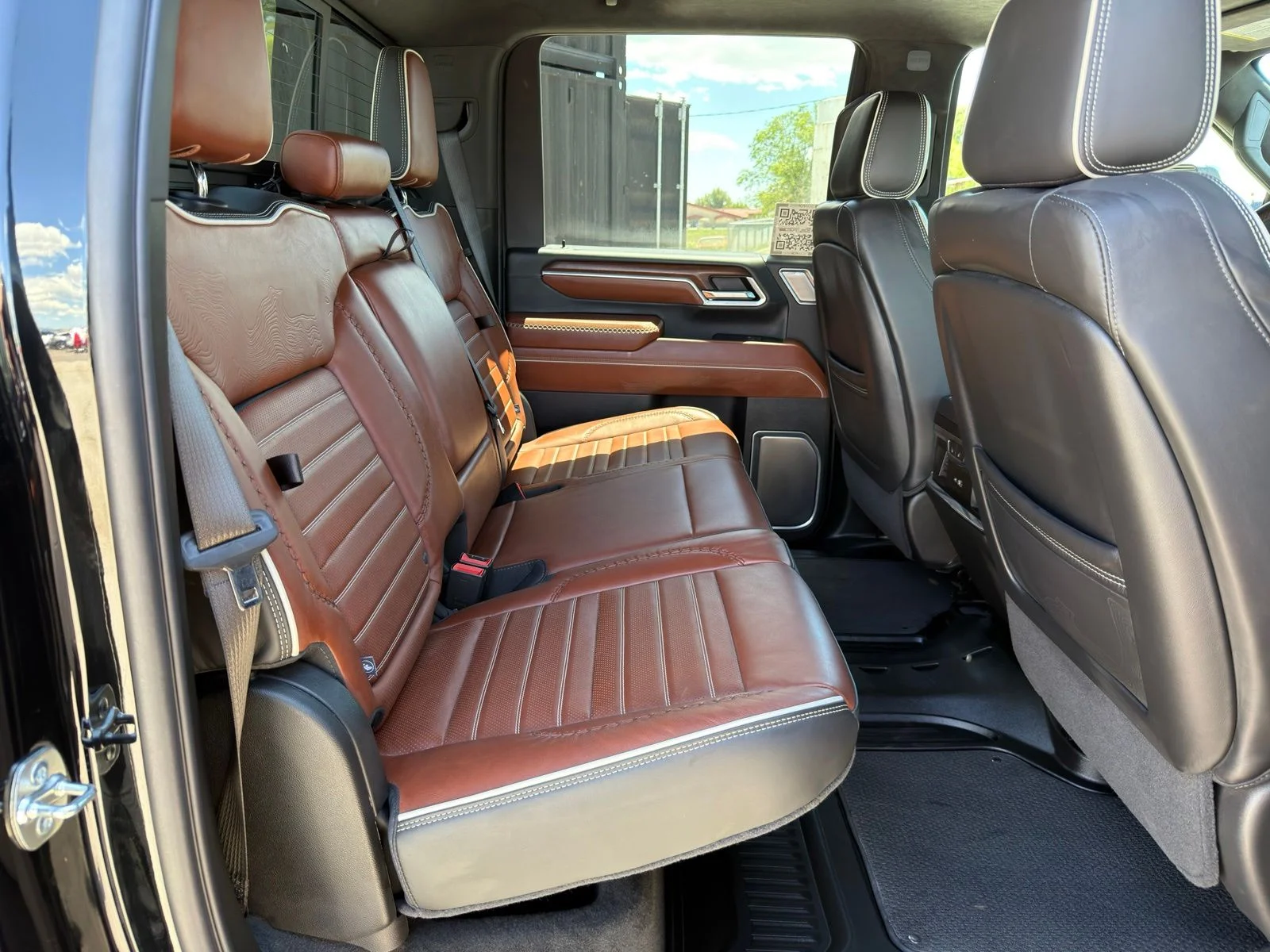 Used 2025 Black GMC Denali Ultimate image 34