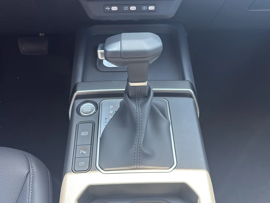 New 2027 Iceberg Green Kia X-Line S image 22