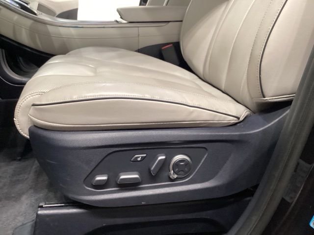 Used 2024 White Hyundai Calligraphy image 24