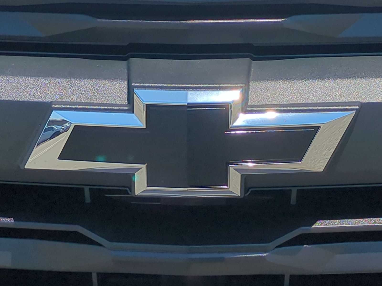New 2026 Summit White Chevrolet Trail Boss image 8