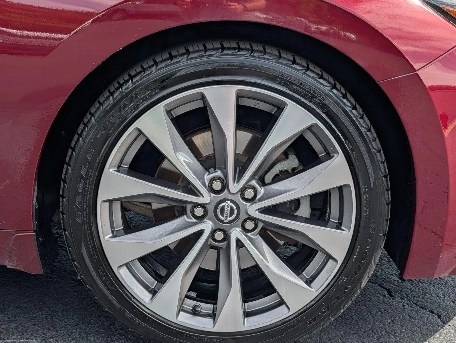 Used 2019 Super Black Nissan Platinum image 34