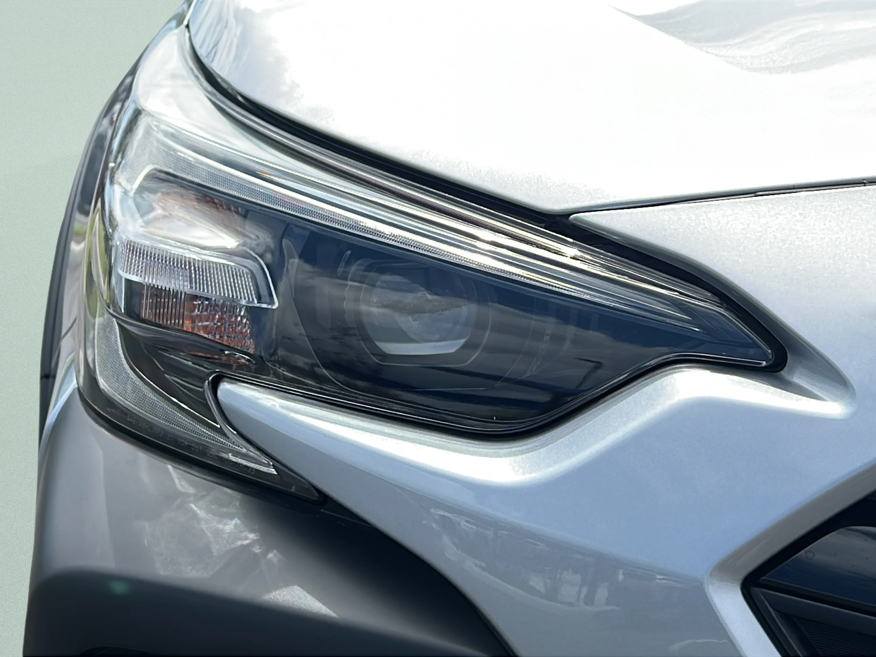 Used 2025 Ice Silver Metallic Subaru Onyx Edition image 27