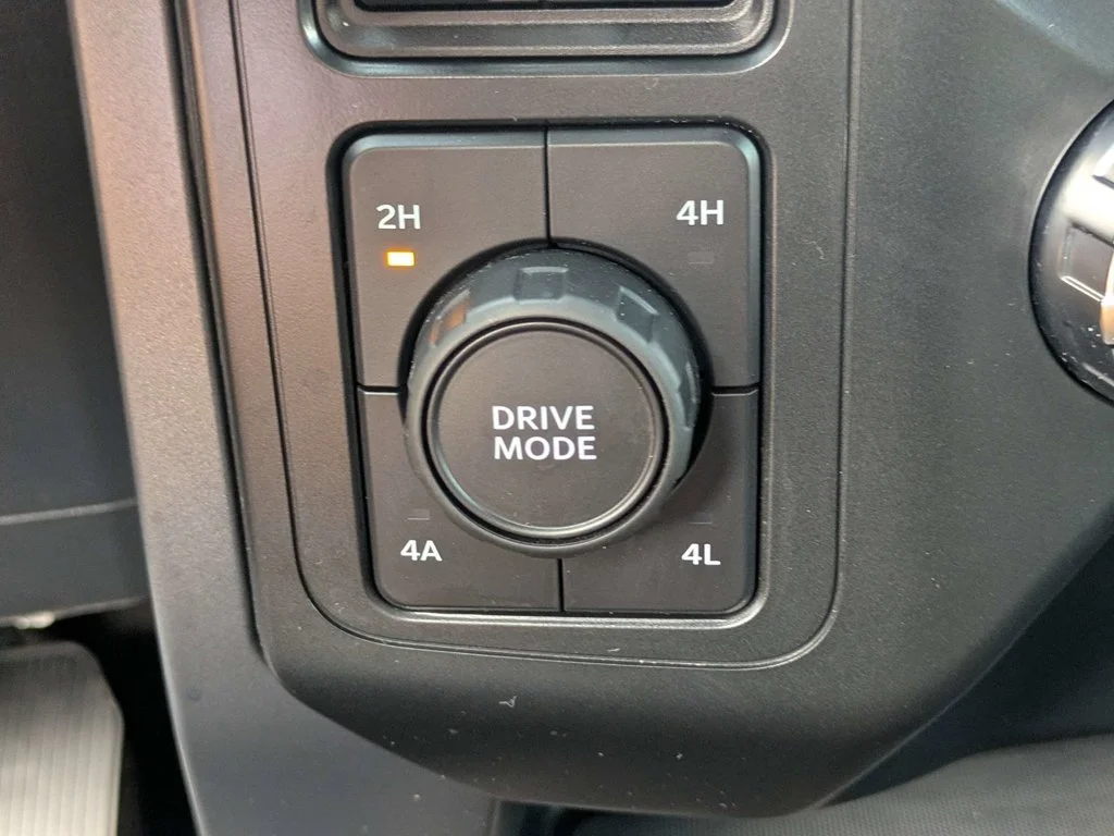 Used 2022 White Ford Lariat image 23