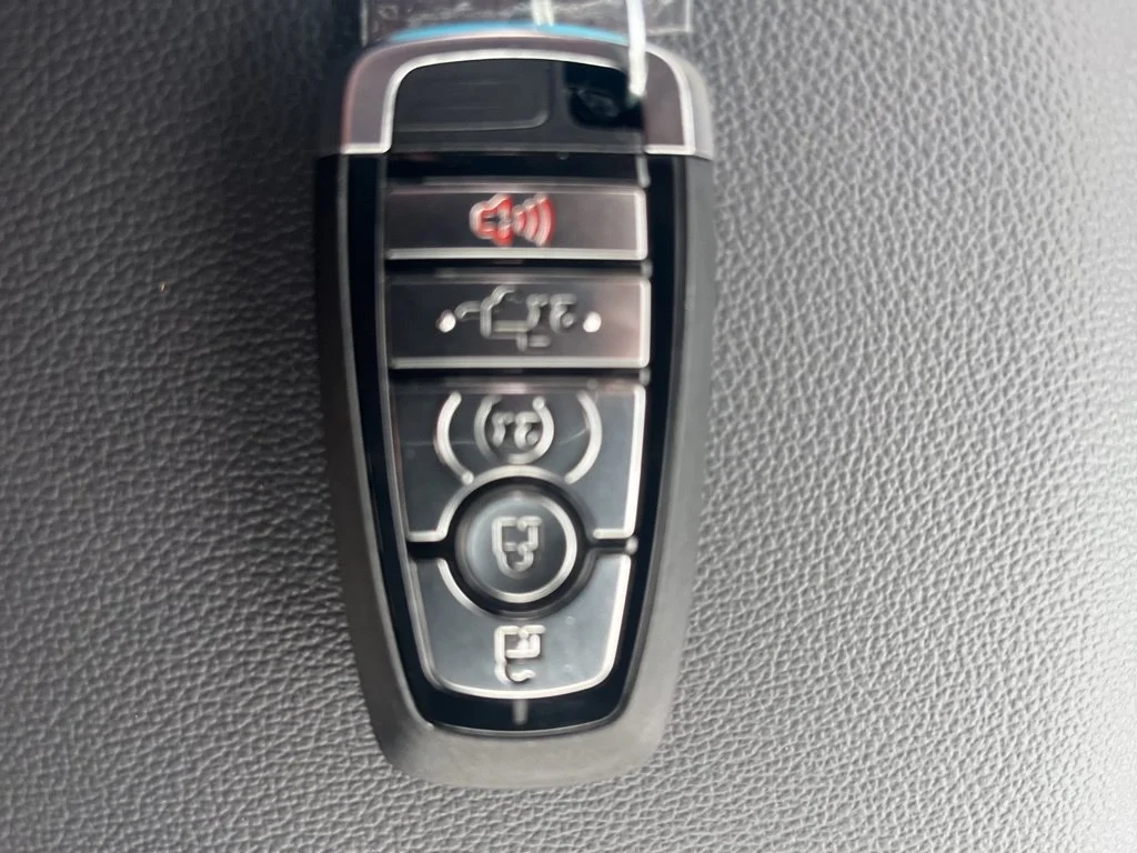New 2025 Oxford White Ford Tremor® image 27