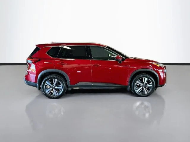 Used 2025 Red Nissan SL image 2