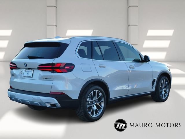 Used 2026 White BMW xDrive40i image 3