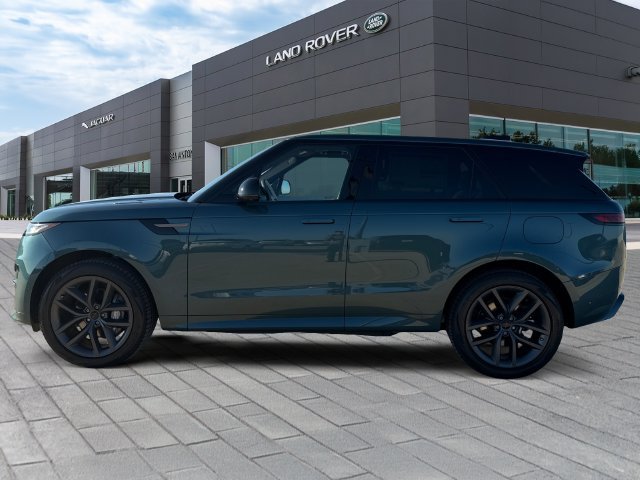 New 2026 Giola Green Land Rover Dynamic SE image 2