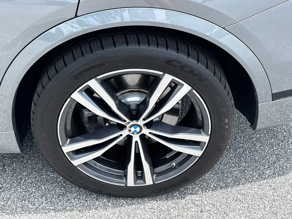 Used 2023 Gray BMW xDrive40i image 22