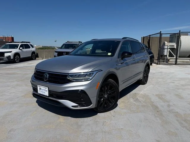 2022 Volkswagen Tiguan 2.0T SE R-Line Black 4Motion's photo