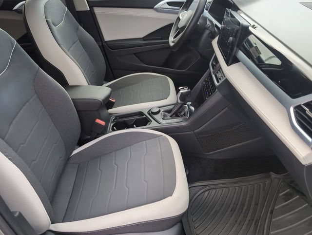 2025 Volkswagen Taos SE - Photo 26