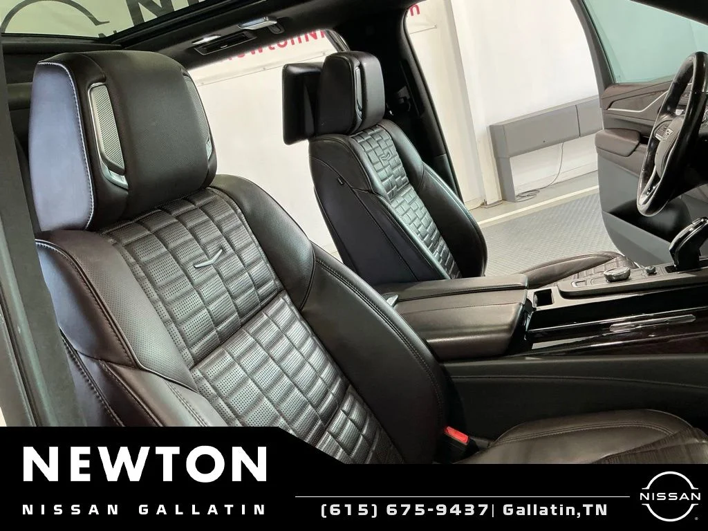 Used 2021 Crystal White Tricoat Cadillac Sport Platinum image 19