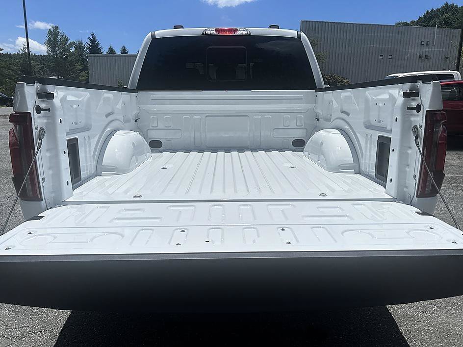 New 2026 Oxford White Ford Lariat® image 23