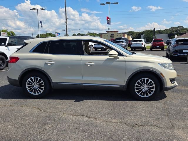 Used 2016 Platinum Lincoln Select image 9