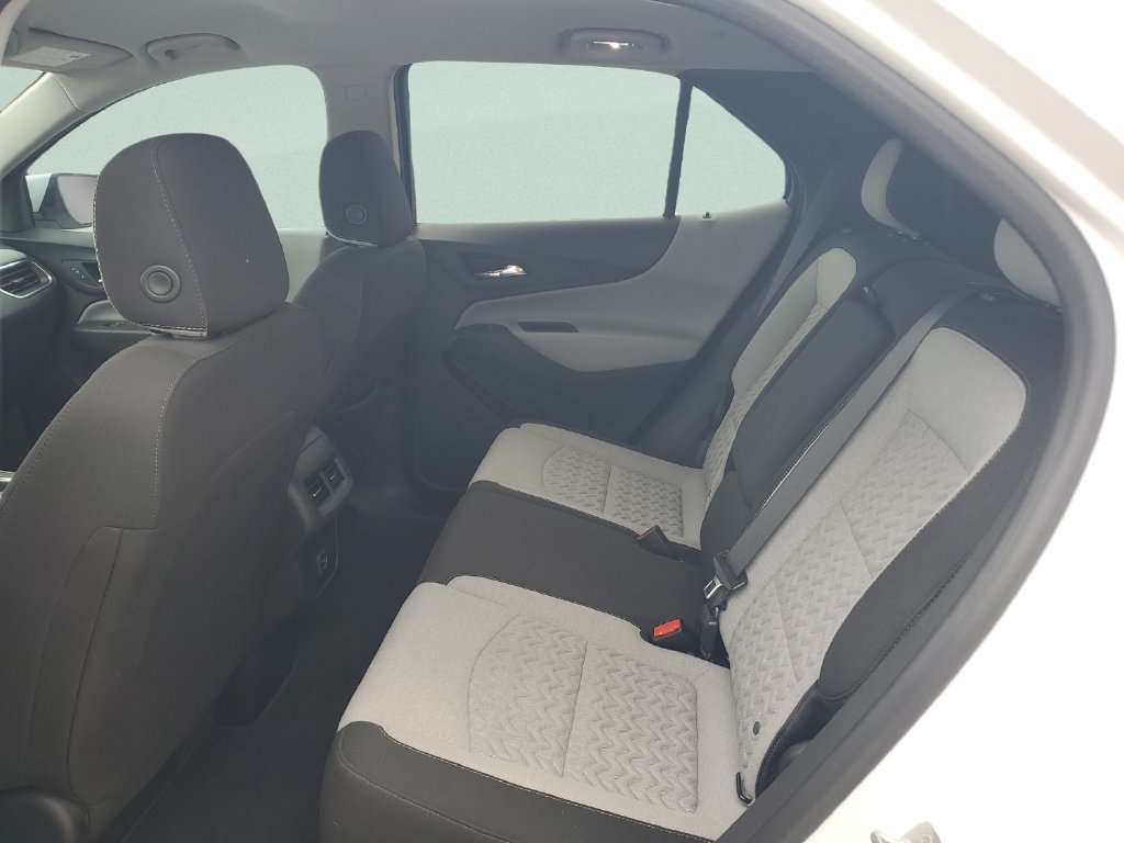 Used 2024 Summit White Chevrolet LT image 9