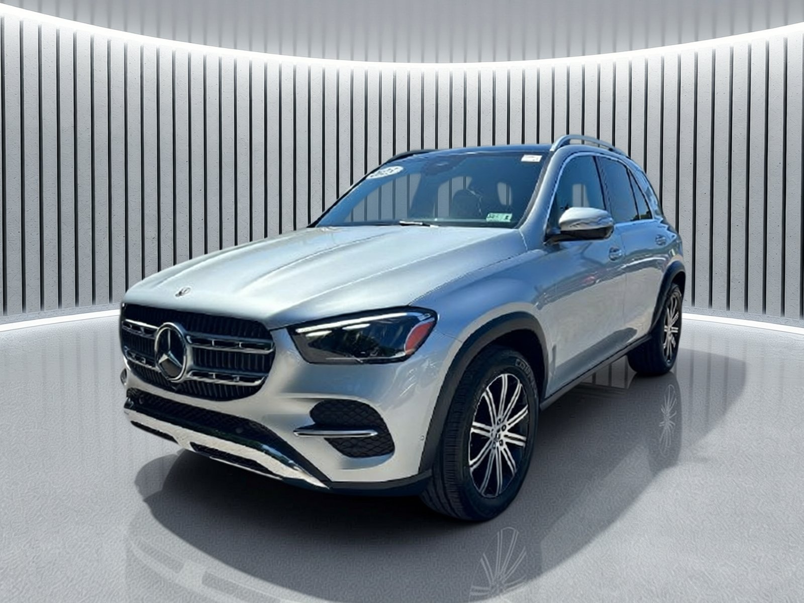 Certified Used 2025 Silver Mercedes-Benz GLE 350 image 1
