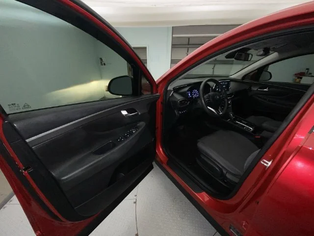 Used 2020 Red Hyundai SE image 11