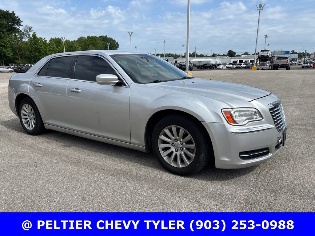2012 Chrysler 300 -'s photo