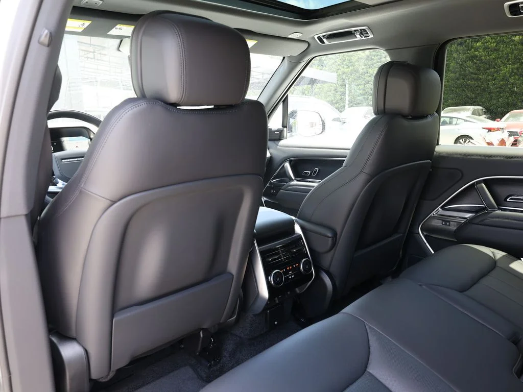 2025 Land Rover Range Rover SE - Photo 21