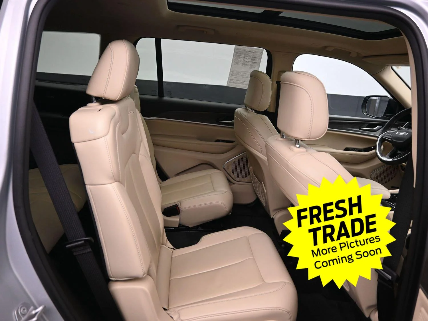 Used 2022 Silver Zynith Jeep Limited image 12