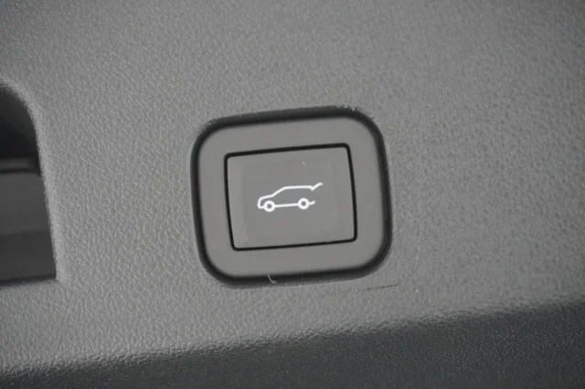 New 2026 Summit White Chevrolet LT image 8