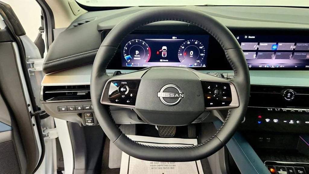 Used 2025 Everest White Pearl Tricoat/Super Black Nissan AWD Platinum w/ Illuminated Cargo Scuff Plate image 15