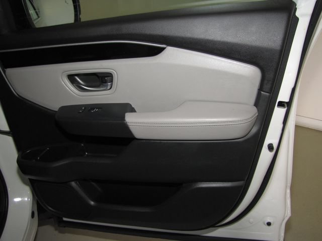 Certified Used 2025 Platinum White Pearl Honda EX-L image 20