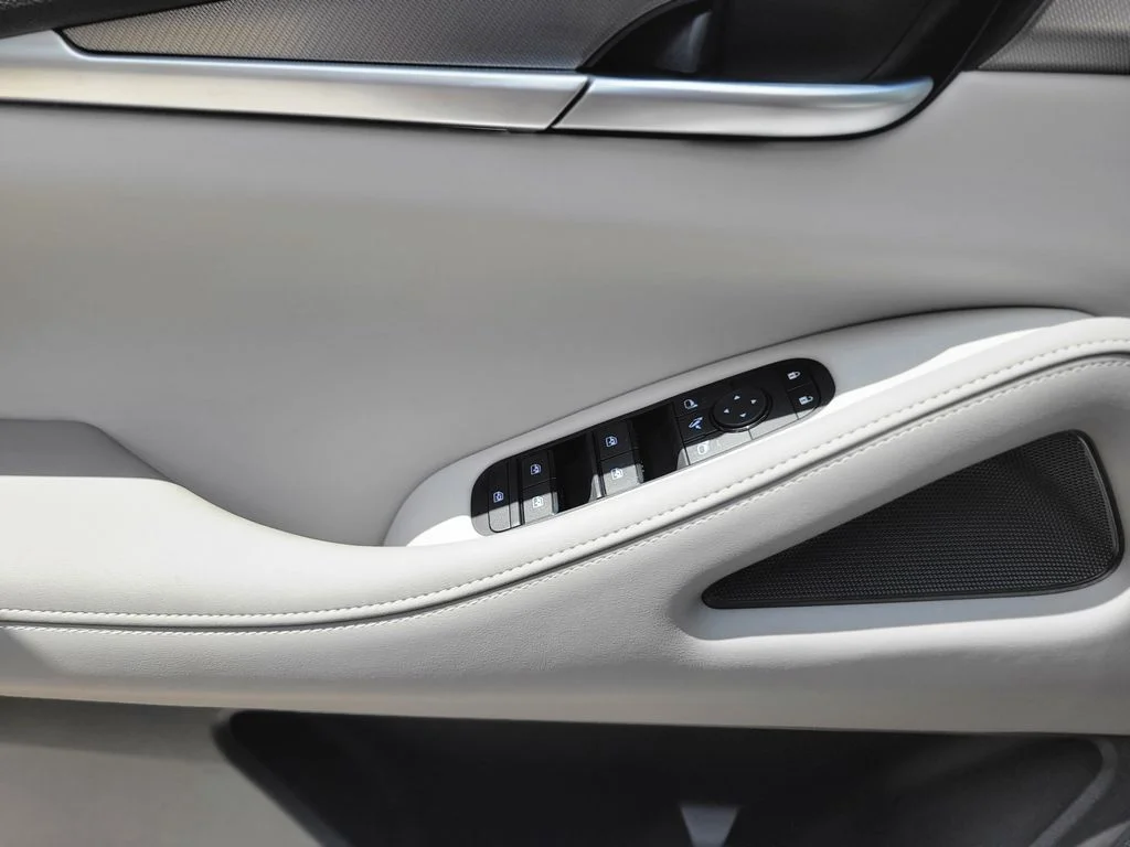 New 2027 Black INFINITI LUXE image 16