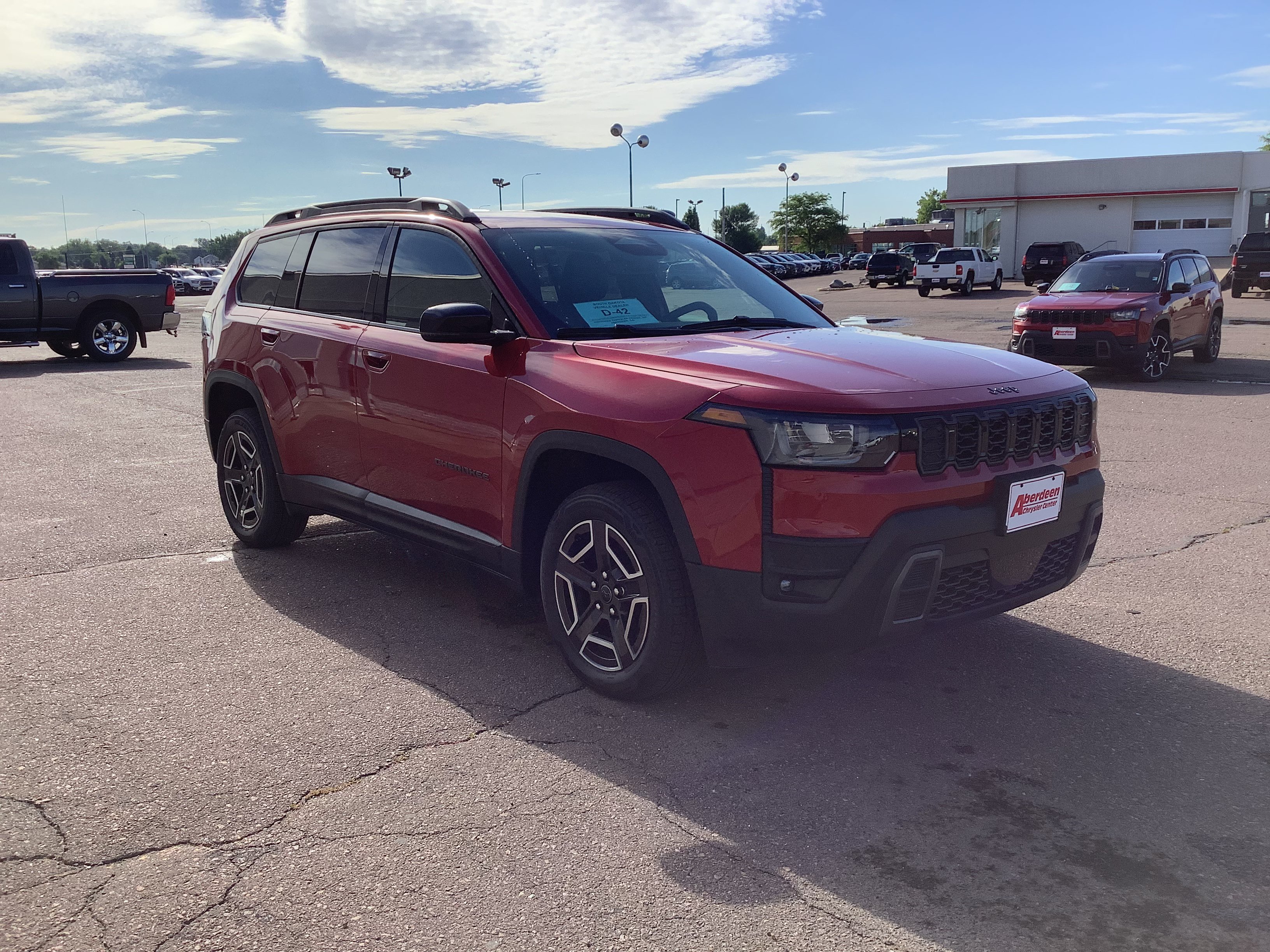 New 2026 Red Hot Pearl-Coat Exterior Paint Jeep Limited image 3