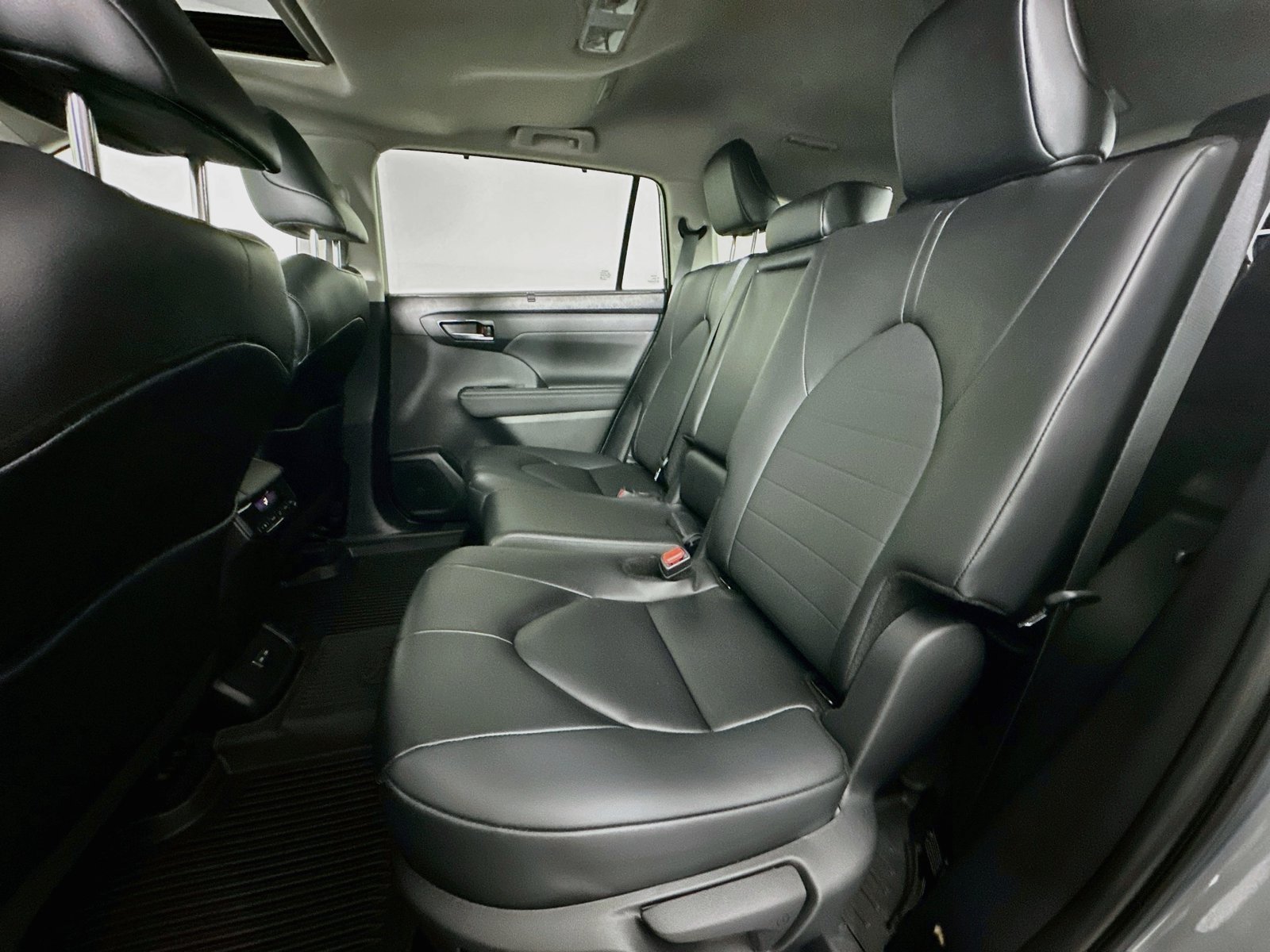 Used 2026 Heavy Metal Toyota XLE image 25