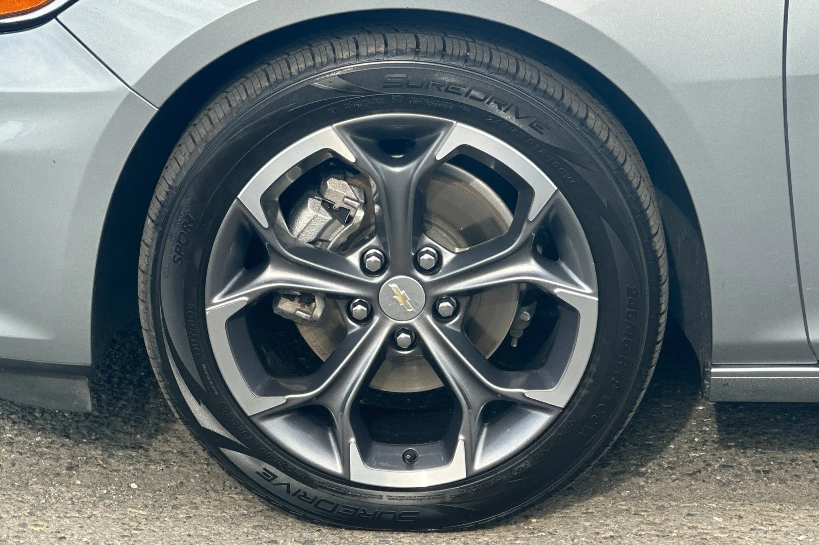 Used 2024 Sterling Gray Metallic Chevrolet LT image 27