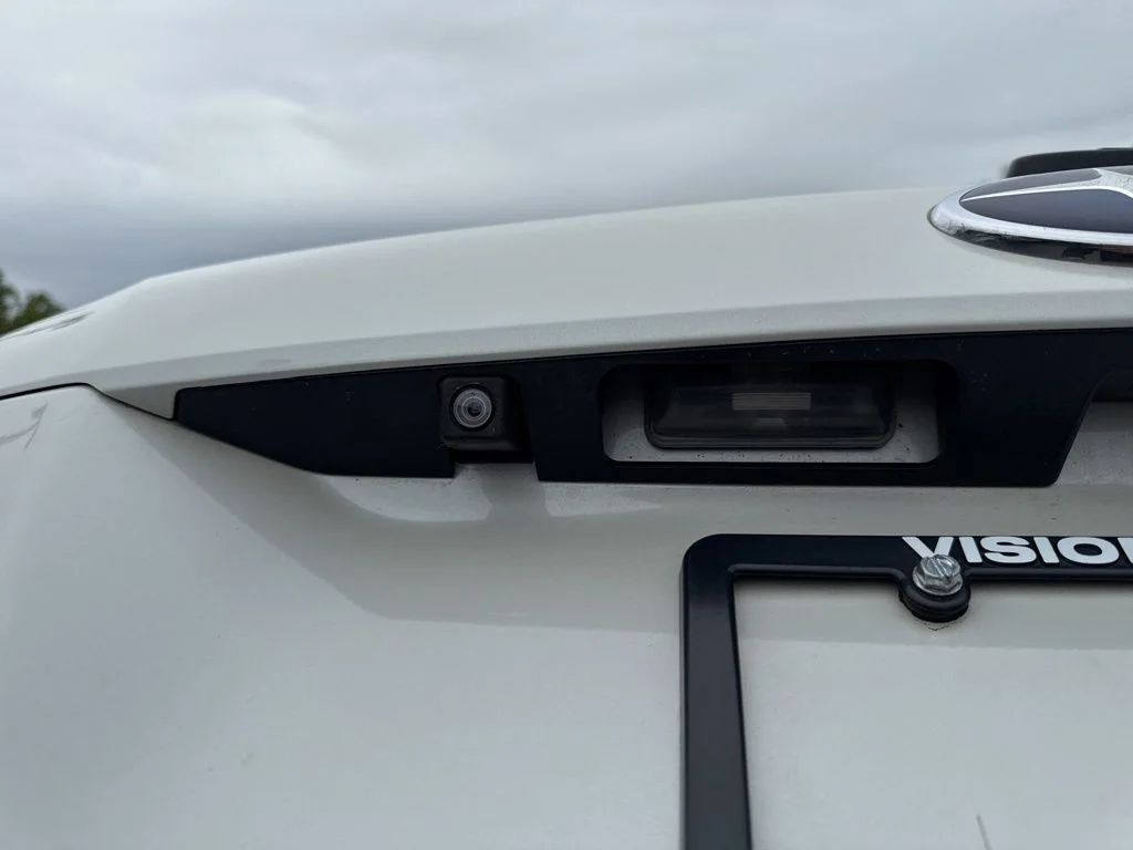 Used 2015 White Subaru 2.5i image 16