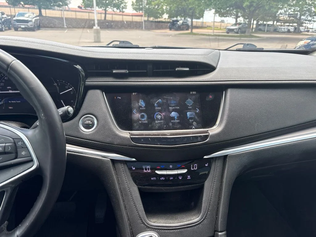 Used 2017 Radiant Silver Metallic Cadillac Luxury image 13