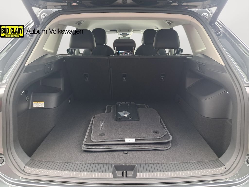 2025 Volkswagen Tiguan SE - Photo 30