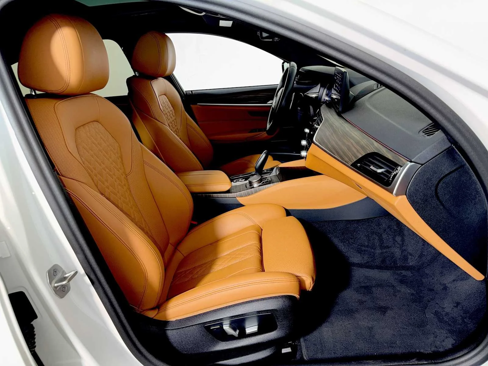 2023 BMW 5 Series 530i - Photo 24