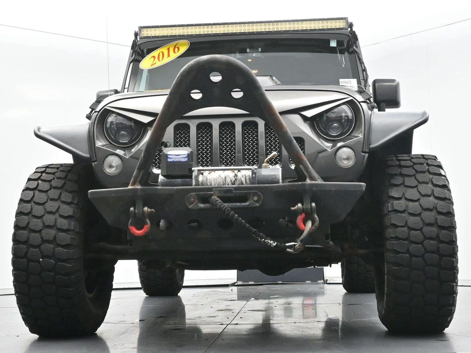Used 2016 Granite Crystal Metallic Jeep Rubicon image 37