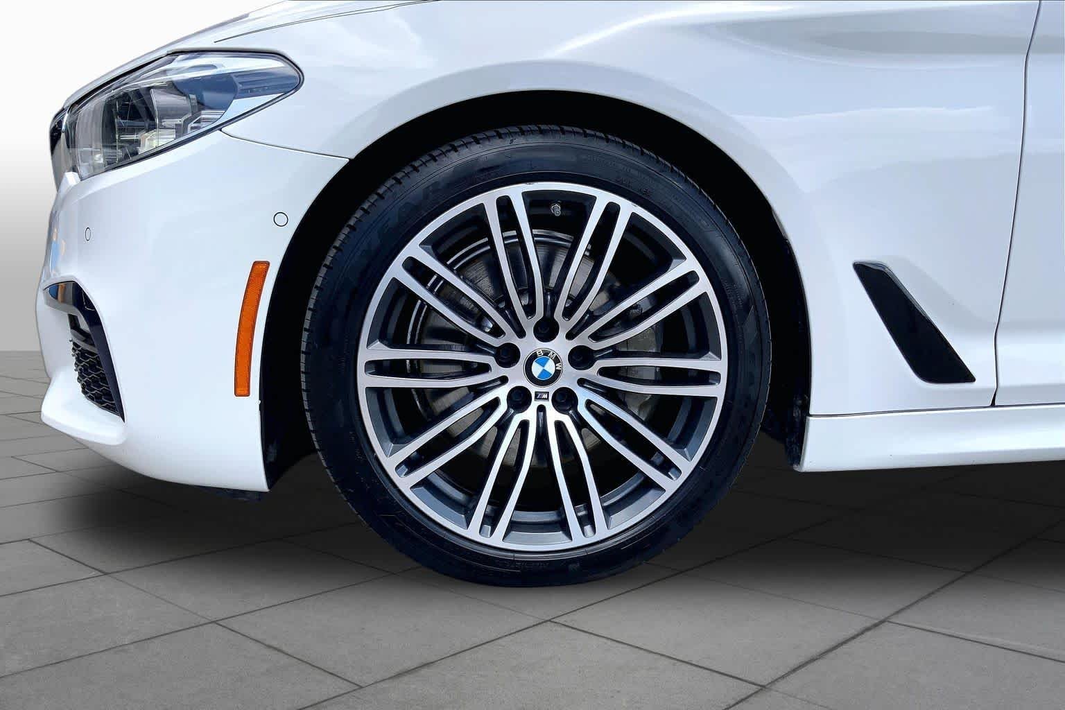 Used 2018 Mineral White Metallic BMW 540i image 11