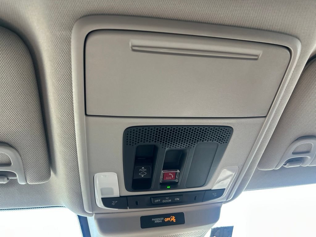 Used 2024 Solar Silver Metallic Honda Touring image 30
