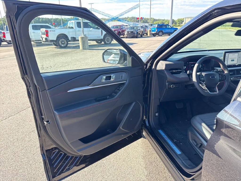 New 2026 Agate Black Metallic Ford ST-Line image 22
