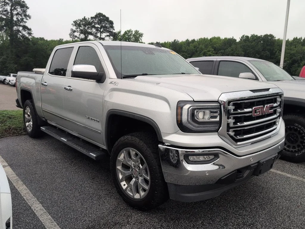 2018 GMC Sierra 4WD Crew Cab Short Box SLT's photo