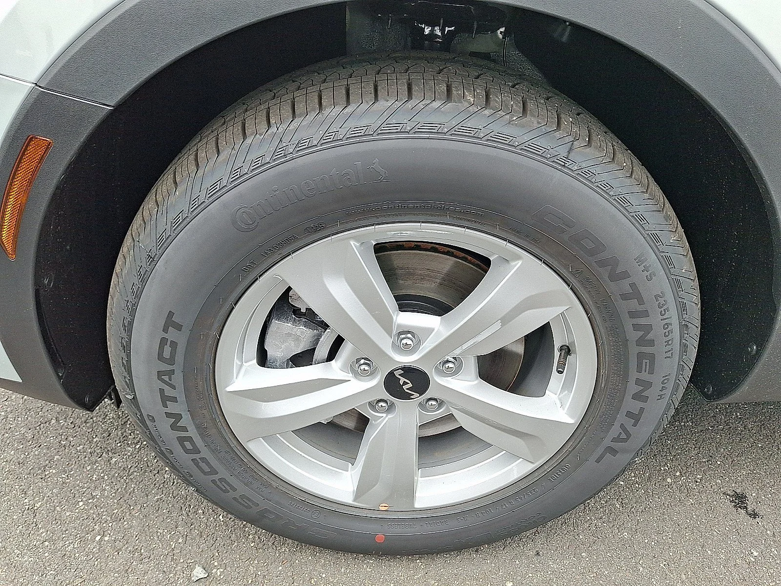 New 2026 Ivory Silver Kia LX image 4