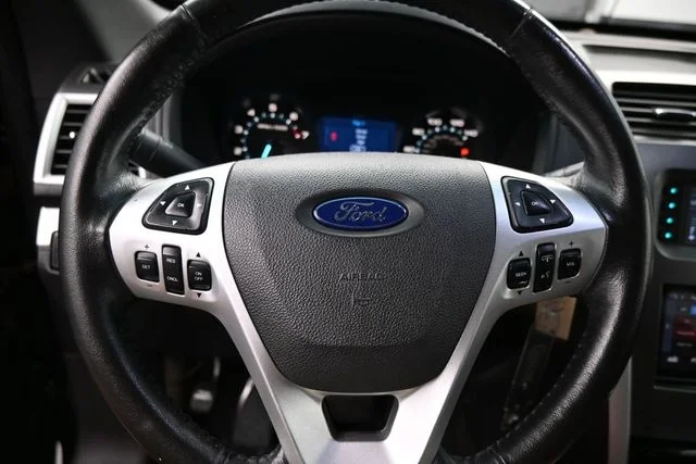 Used 2015 Black Ford XLT image 27