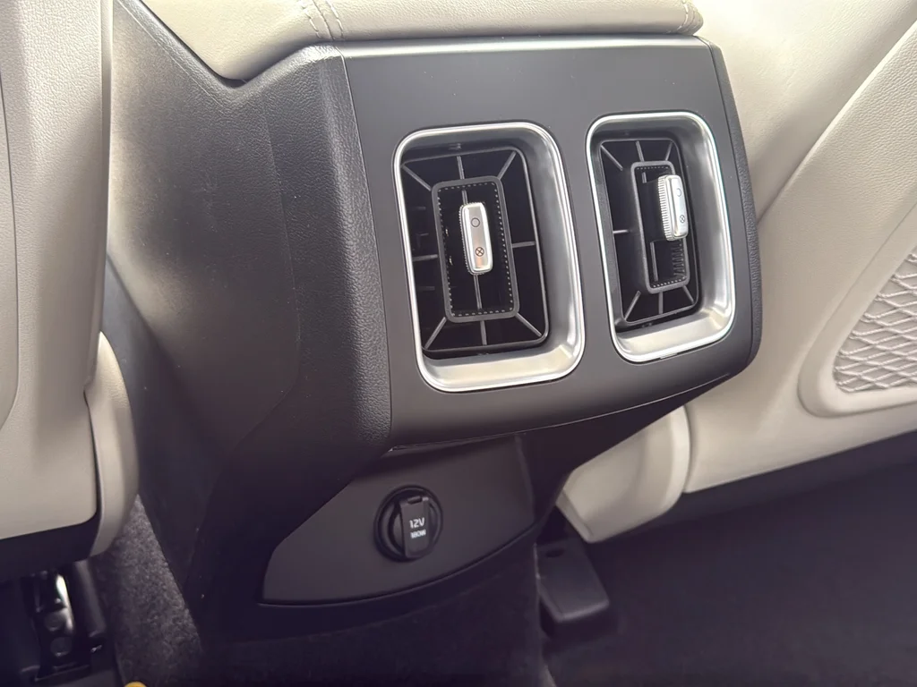 2026 Kia Sorento EX Hybrid - Photo 13