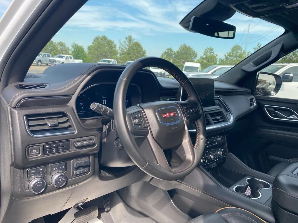 Used 2024 White GMC AT4 image 15